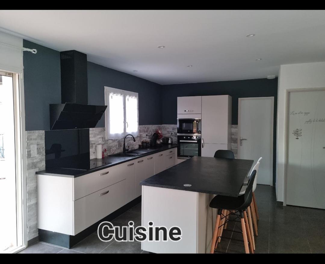 Maison 8 Couchages Clim, Plage A Pied, Petite Piscine Пор-ла-Нувель Экстерьер фото